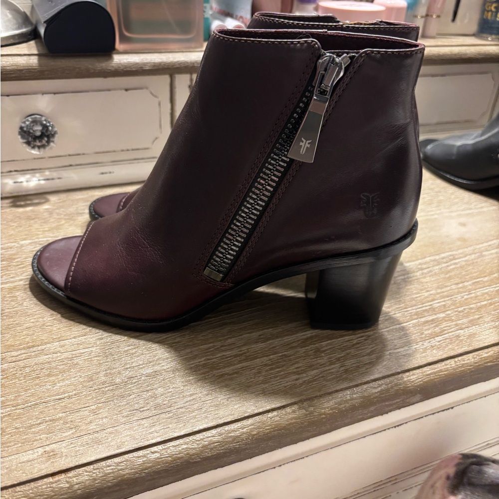 Frye Women's Burgundy Ankle Booties
